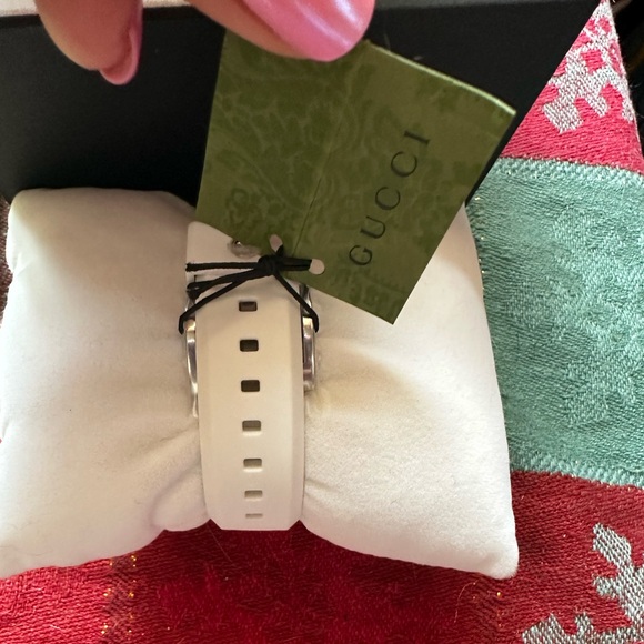 NWT Gucci watch - Picture 13 of 14